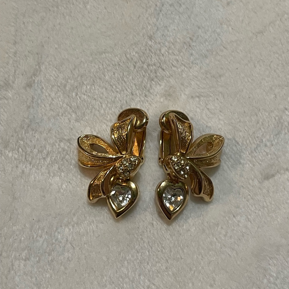 Vintage Christian Dior Bow Earrings 💛
